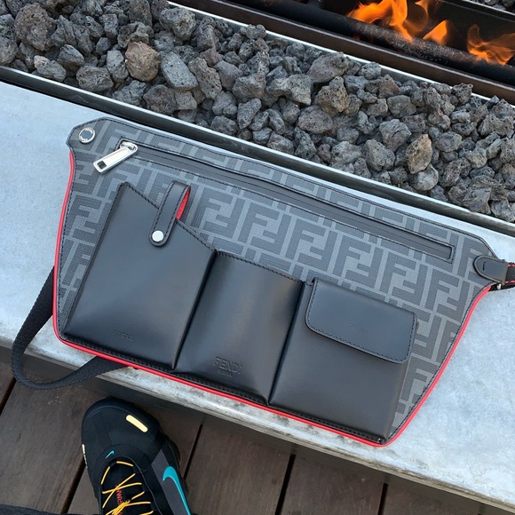 Fendi FF Multi-pocket belt bag - Picture 3 of 4